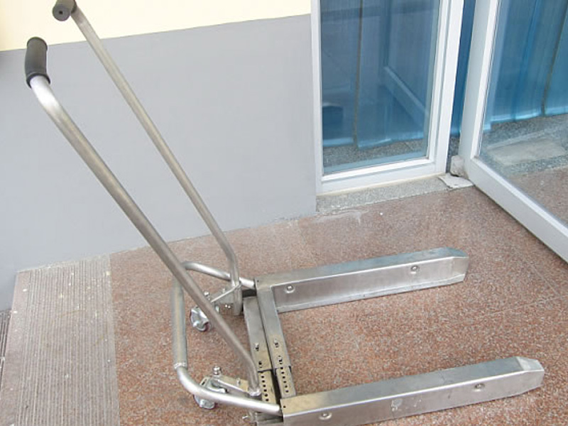 周轉(zhuǎn)箱搬運車